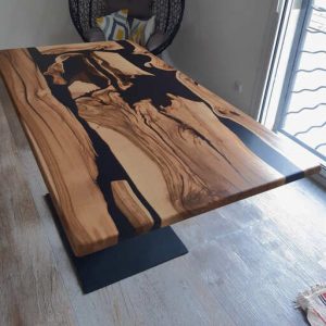 table en bois résine époxy